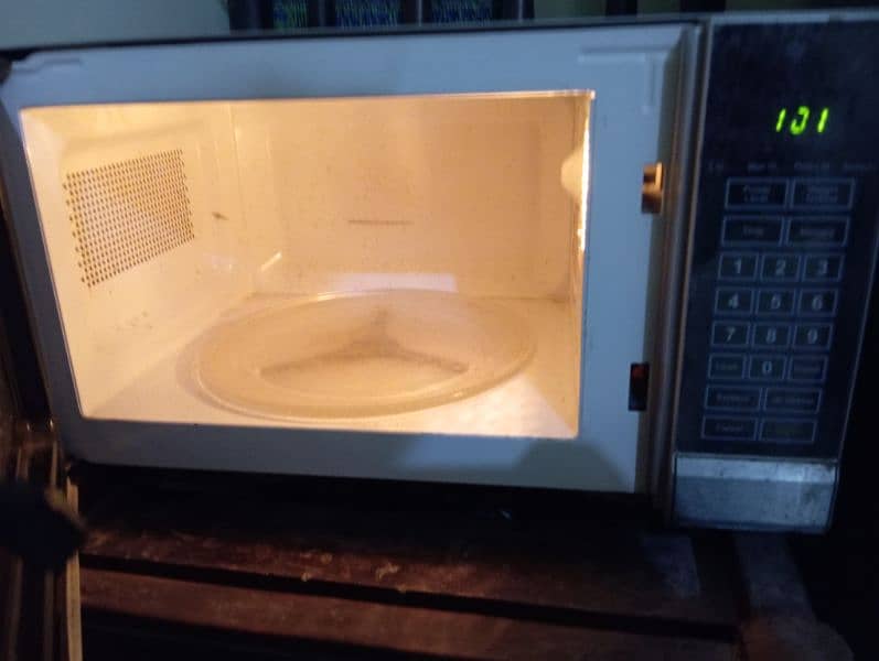 Waves microwave oven 0