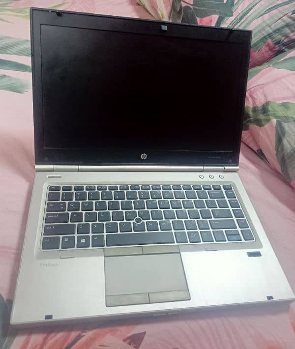 HP elitebook 8570p 0