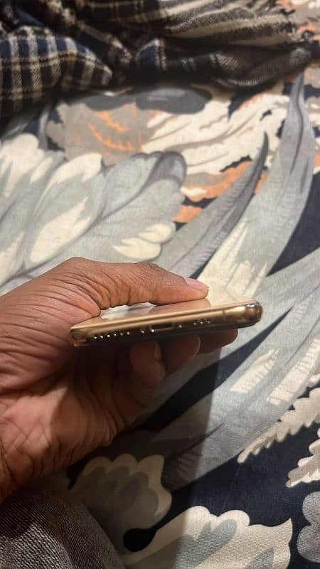 iphone xs non PTA 2 months sim time available 5