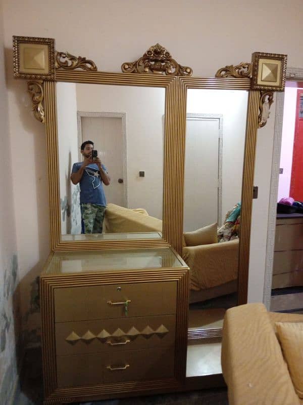 Brand new dressing table 0