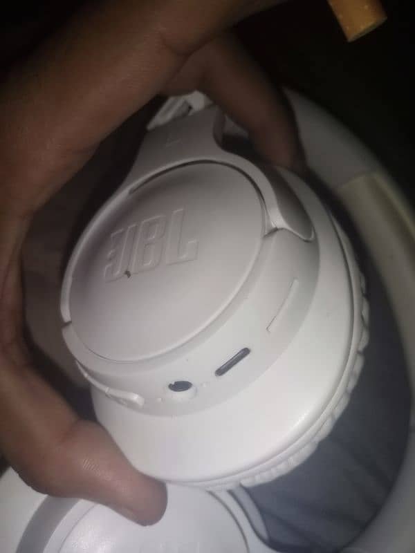 JBL headphone in very well condition 1