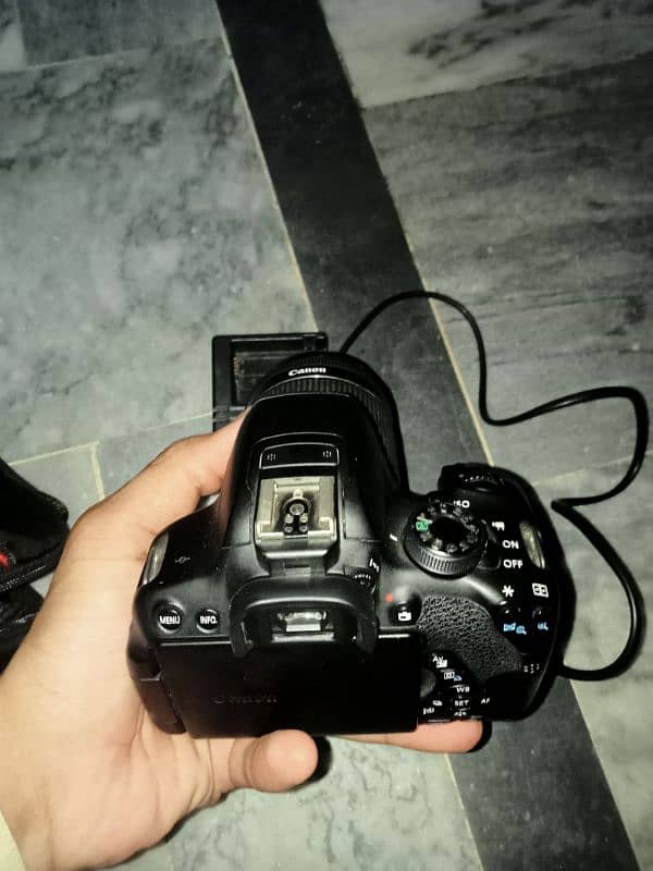 Canon 700D 4