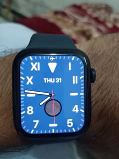 apple watch SE 2023 with 100 battery health