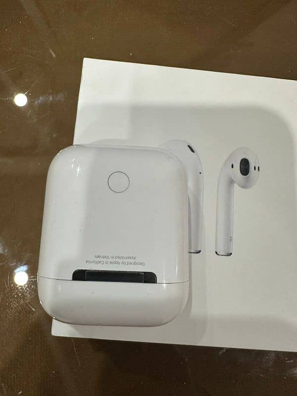 Apple Airpods 2nd Gen 4