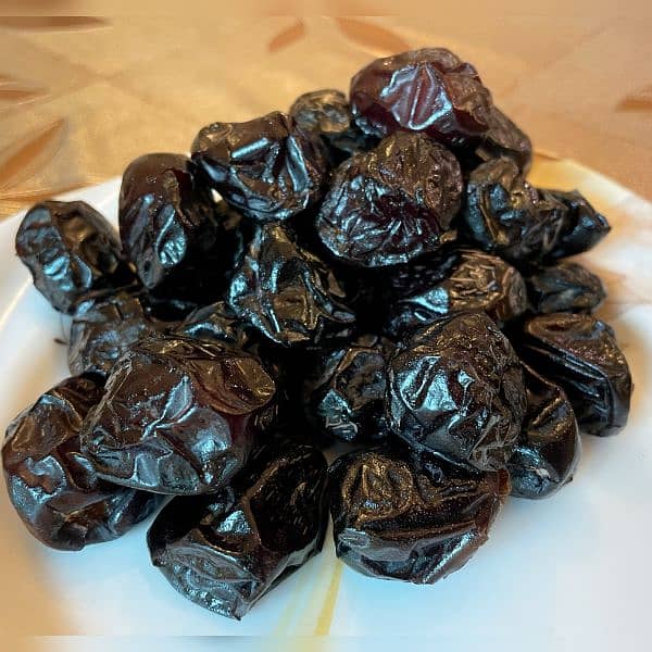 Ajwa Dates 1