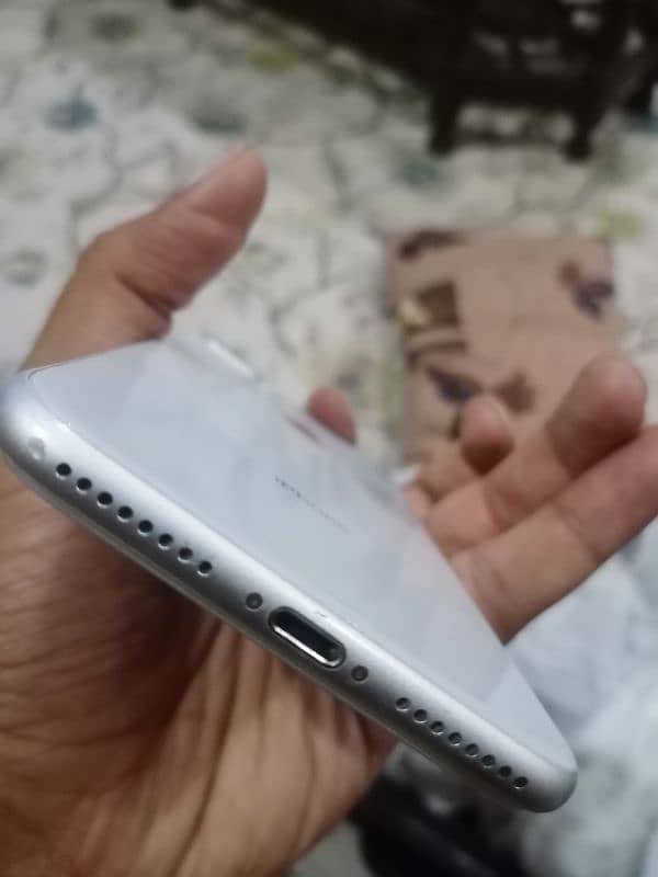 I phone 8 plus 64 gb jv pta all sim 4