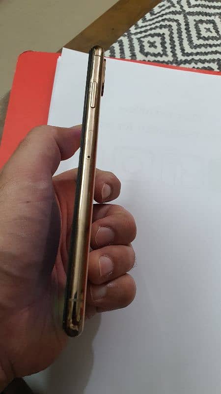 Iphone Xs Max Gold Color 2