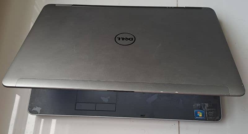 Dell Lattitude E6540 2