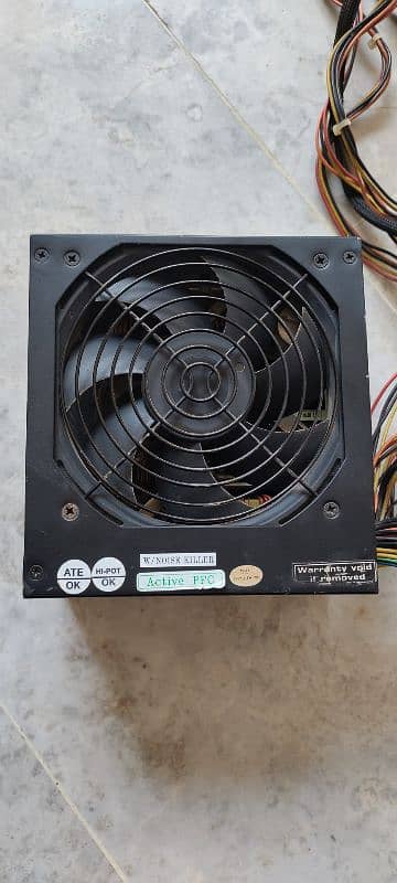 Gigabyte superb 720 watts Power Supply 0