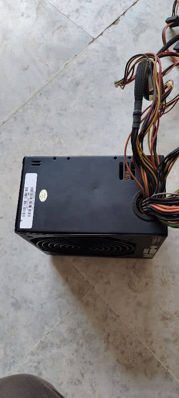 Gigabyte superb 720 watts Power Supply 2