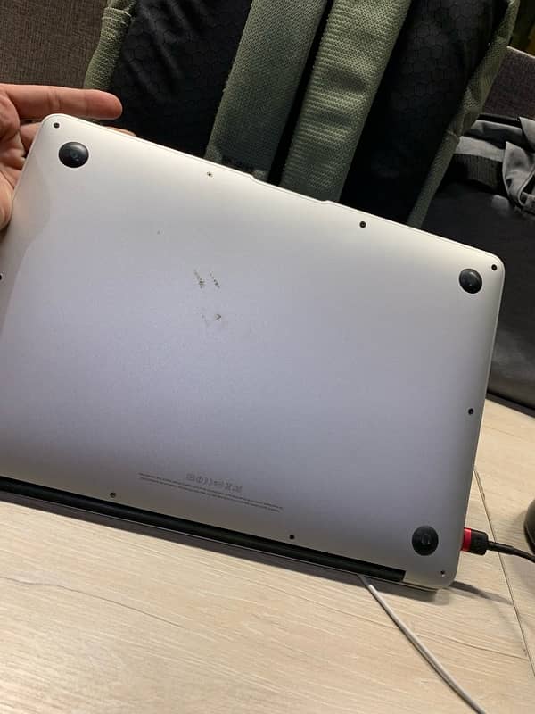 Apple macbook air 2012 model 5