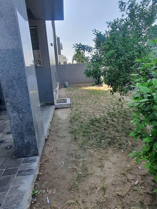 11 marla slightly used design house 4bed house for sale in dha phase 6 D block 9