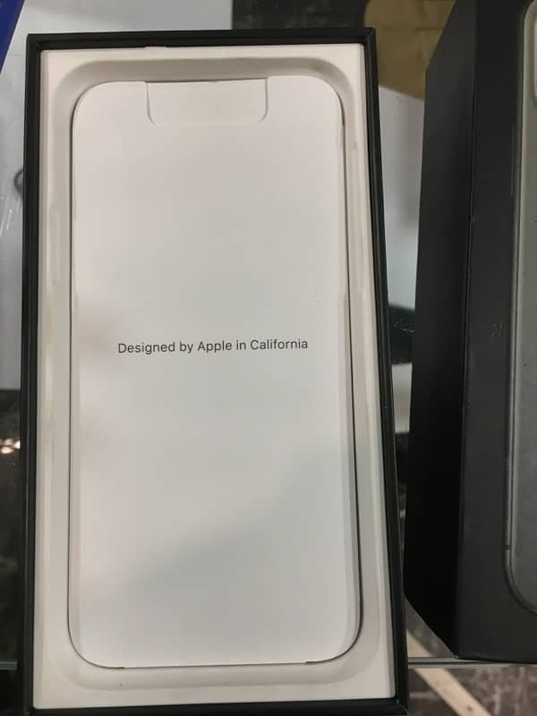 IPhone 11 Pro 256 Gb Dual Sim PTA approved 9