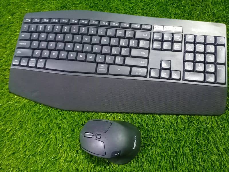 Logitech Mouse M720 & K850 Keyboard Stock Available 2