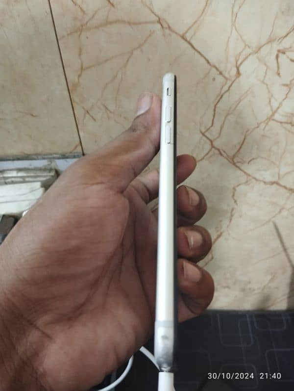 iphone 6 64gb pta approved only phone 3