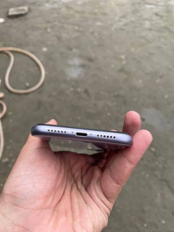 iPhone 11 64gb JV 4