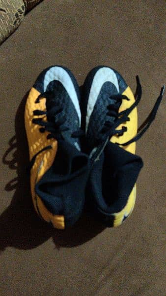 Football Shoes for sale Size UK 4.5 wattsapp 03133275794 0