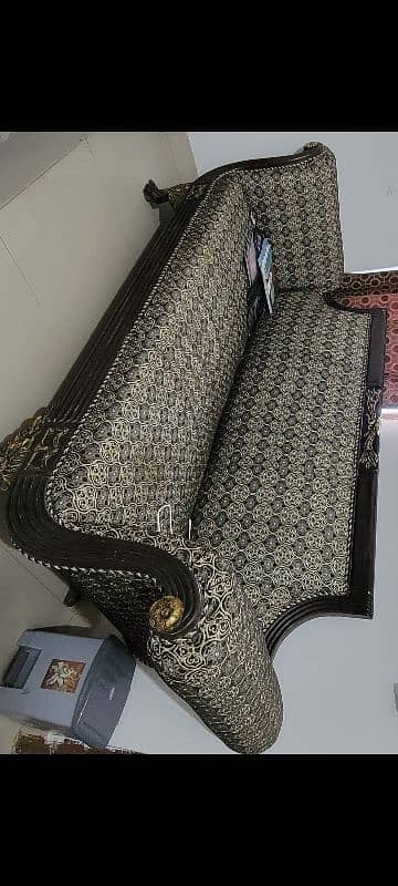 3 seater sofa in good condition 1