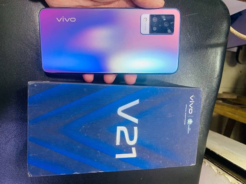 VIVO V21 8-128 with complete box 0