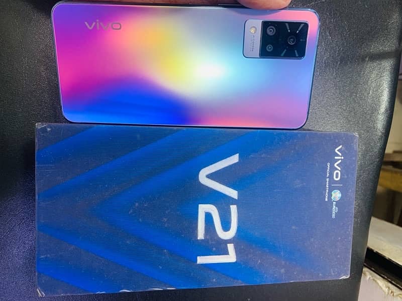 VIVO V21 8-128 with complete box 1