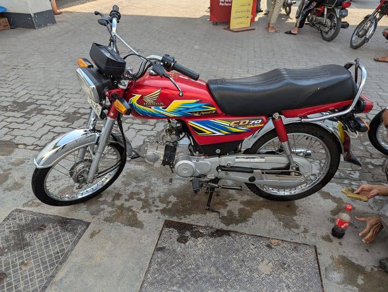 Honda cd-70 very good condition 8