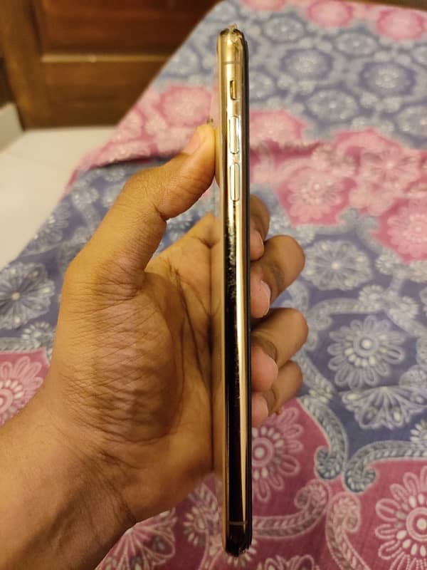 Iphone Xs max 256GB Gold Dual Pta Approved 1