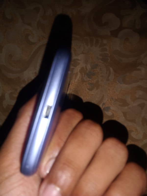 itel mobile a48 with used in good condition and damage hand free space 3