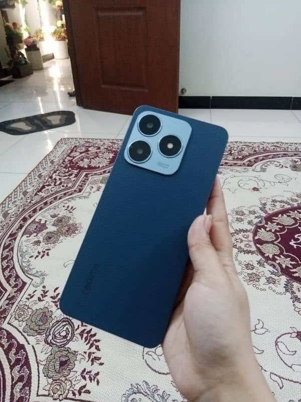 Realme C63 6/128 1