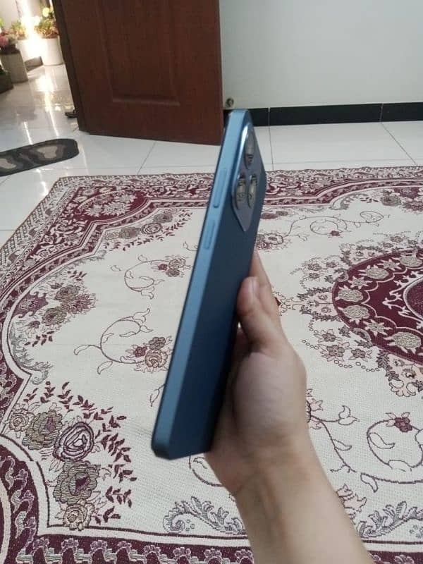 Realme C63 6/128 2