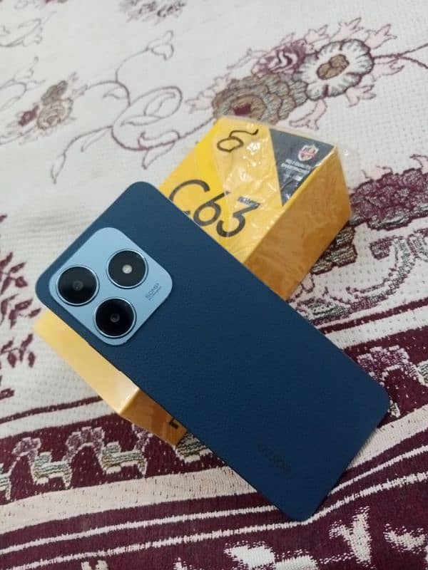 Realme C63 6/128 8