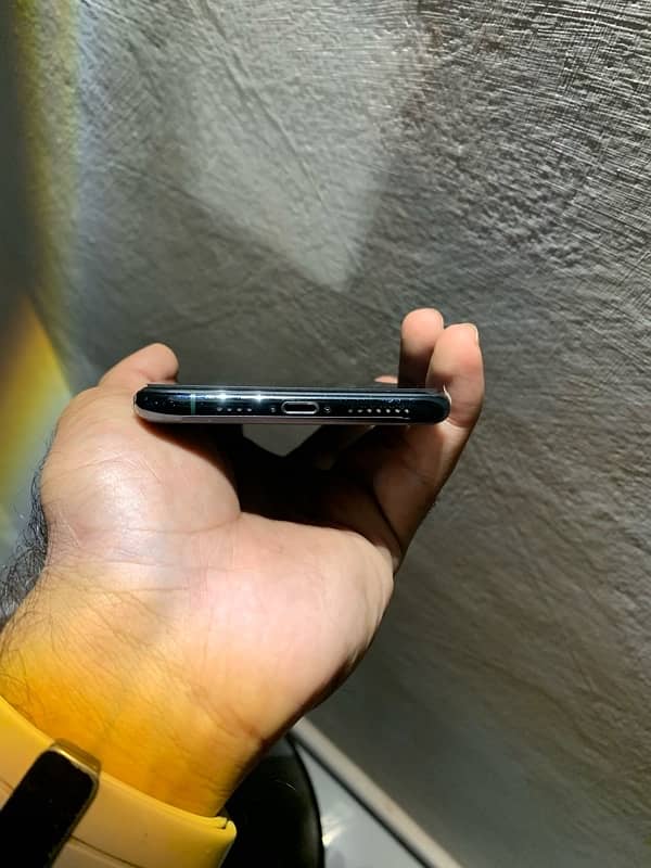 Iphone 11 Pro Max PTA 256GB 3