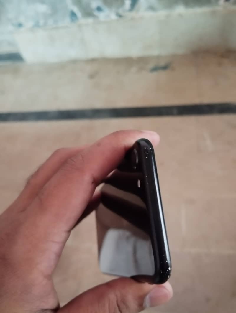 iPhone 7 PTA 128GB 3