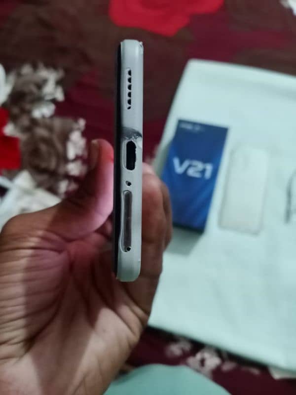 vivo v21 4