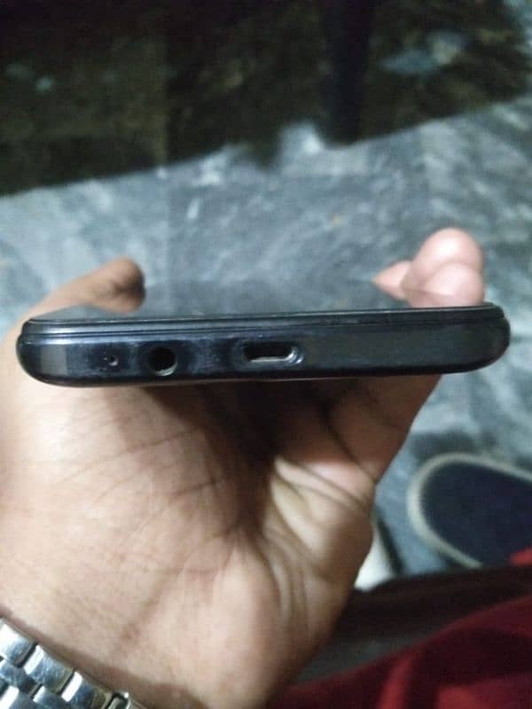 Infinix hot 10i 4/128 p65 gaming processer condition 10/9 5