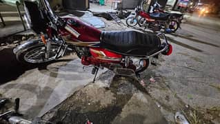 Honda 125 new condition only 4600 drive