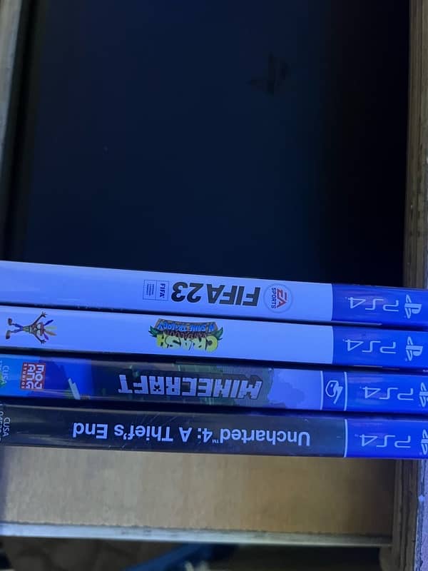 Playstation 4 - Slim Edition with Box 1