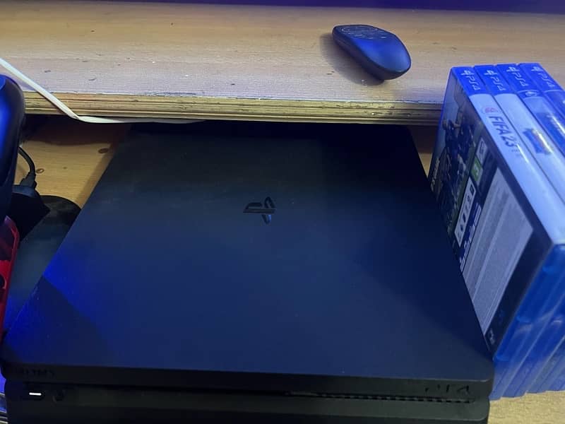 Playstation 4 - Slim Edition with Box 2