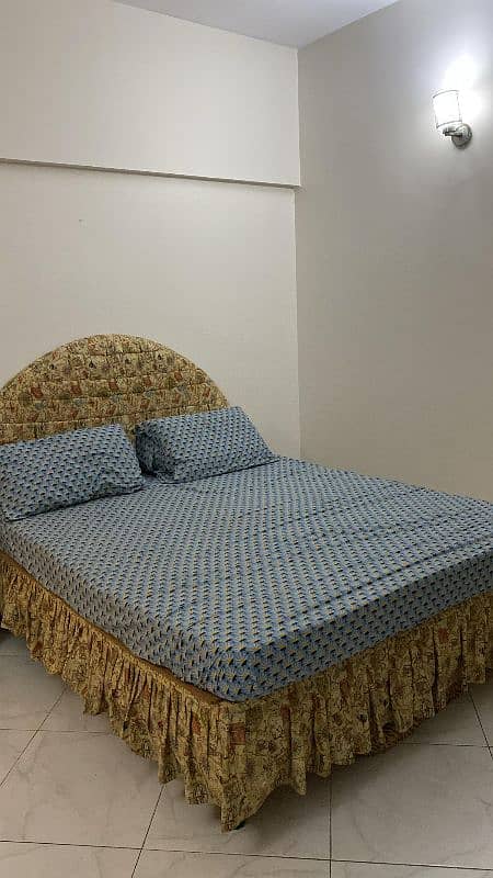 queen size bed for sell 1