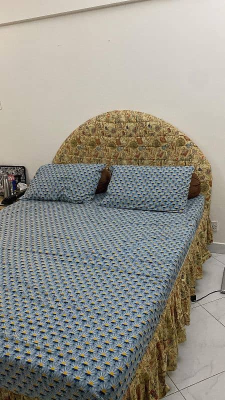 queen size bed for sell 2