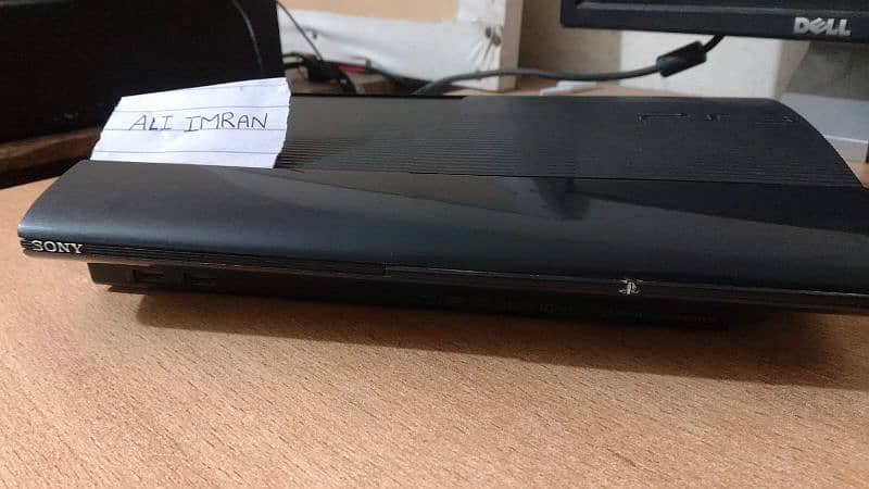 PlayStation 3 — Fat - In Good Condition with Free Games and Controller 2