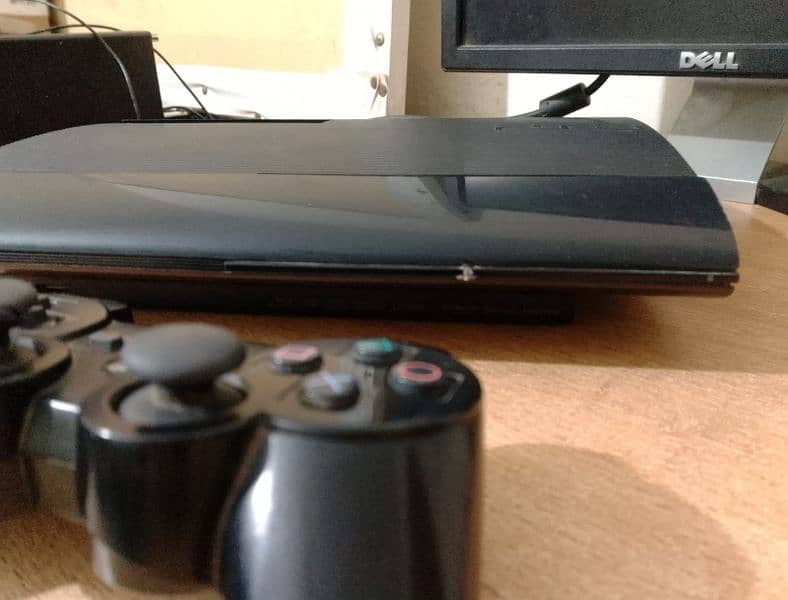 PlayStation 3 — Fat - In Good Condition with Free Games and Controller 6