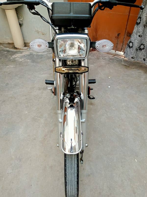 Honda CG 125 Gold Edition 2024 ka 6 month unregistered 950 km 3