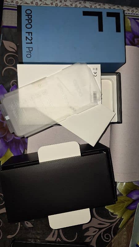 OPPO F21 PRO 4G with box and charger 7