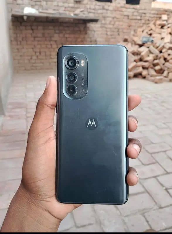 Motorola Edge 2022 2