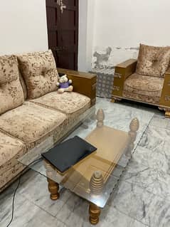 5 seater sofa  + table new condition