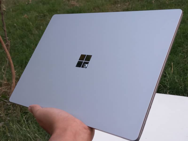 Microsoft Surface Laptop 5 for Business 15" Core i7 12th gen like new 13