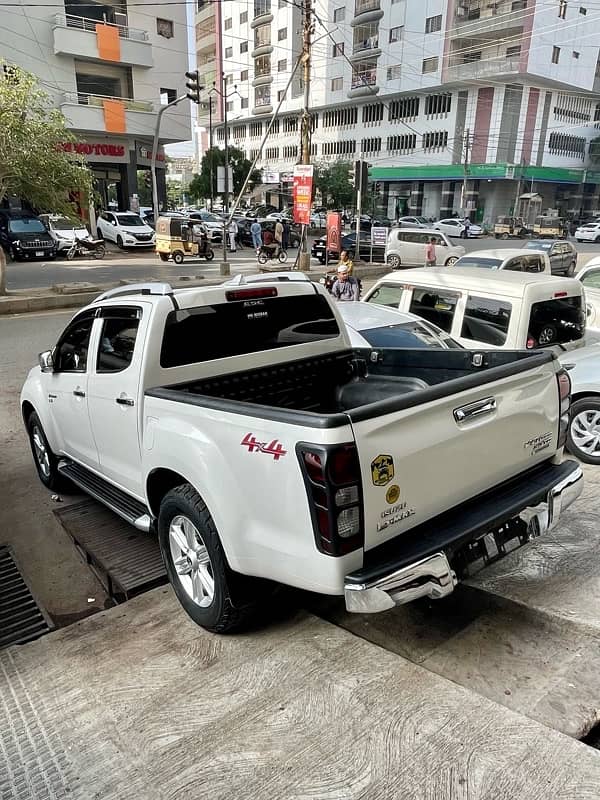 Isuzu D-Max V-Cross 2019 1