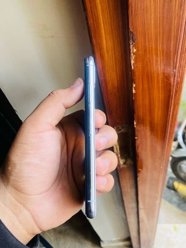 IPhone X Pta Approved 64gb 10/9 Condition 2