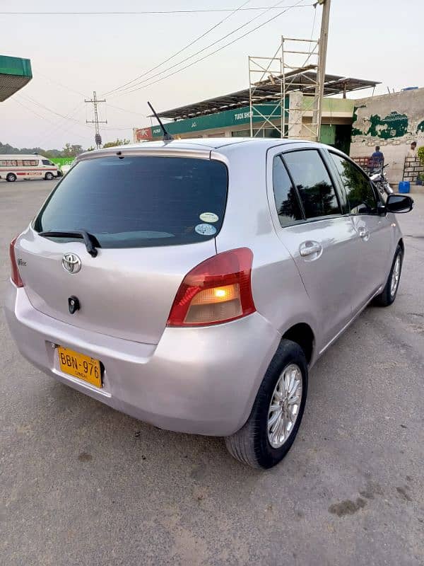 Toyota Vitz 1900 4