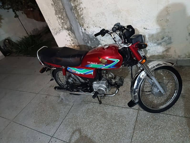 HONDA CD 70.2018 MODEL 16